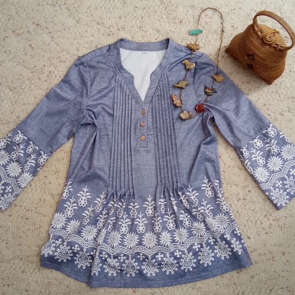 Boho tunic blouse. - Picture 1 of 1